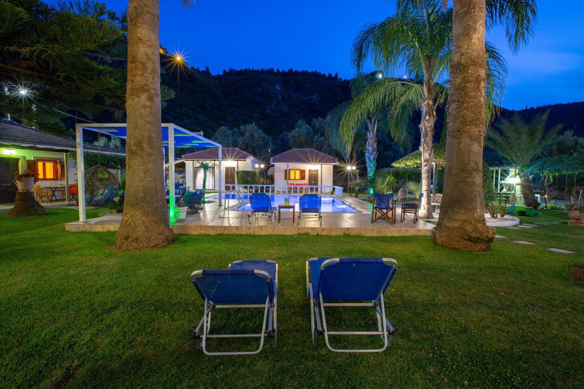 Villa Dimitris Apartments & Bungalows Frinion ภายนอก รูปภาพ