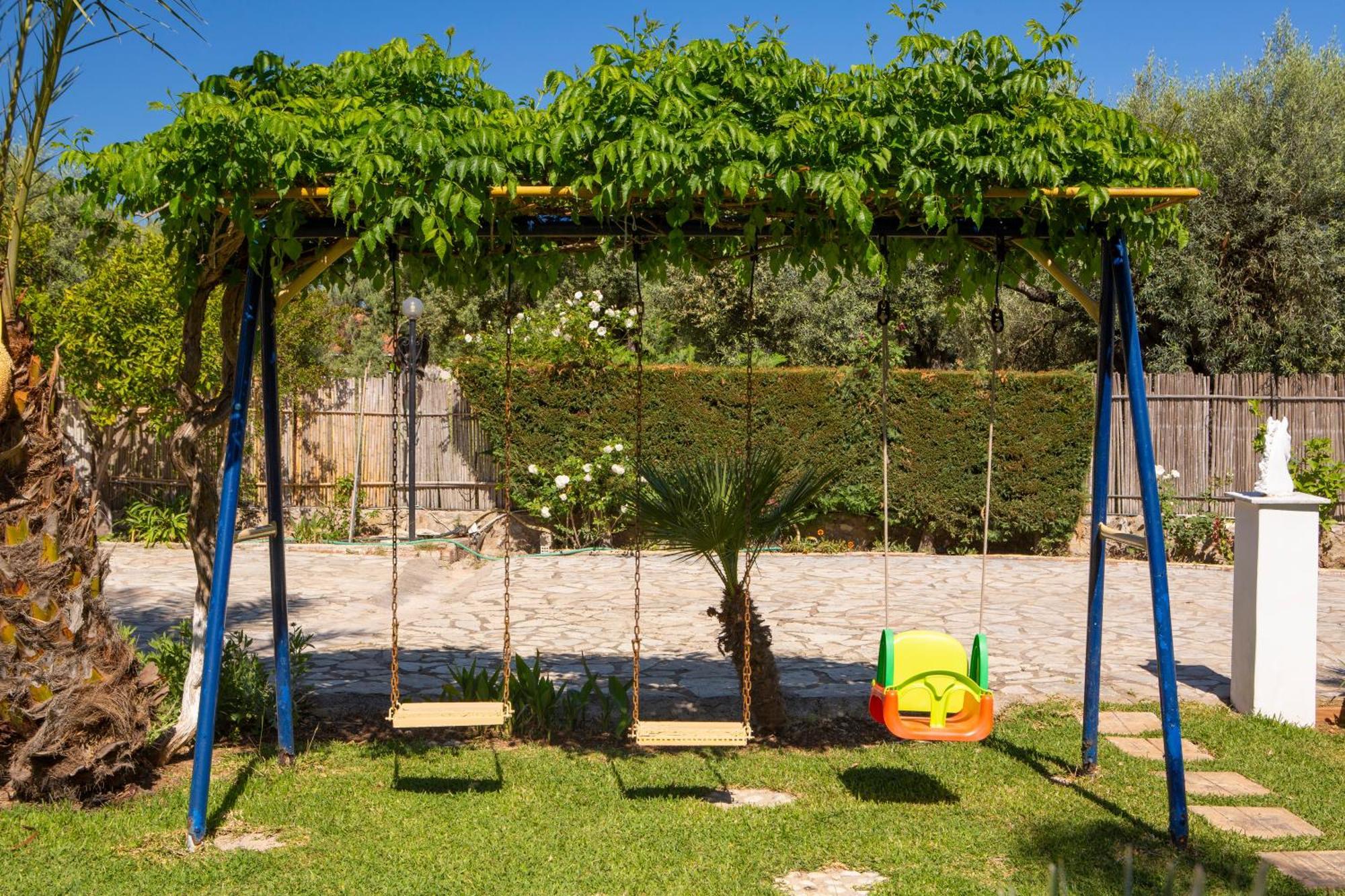 Villa Dimitris Apartments & Bungalows Frinion ภายนอก รูปภาพ