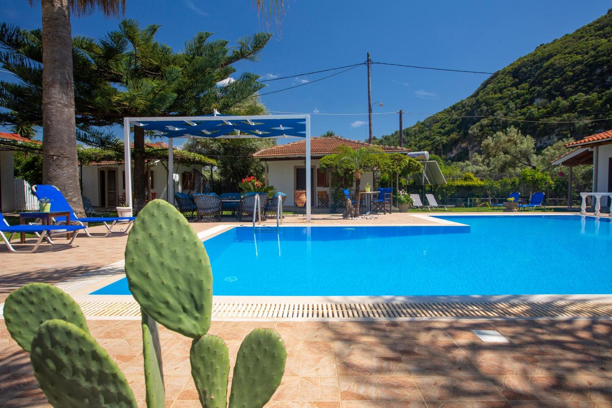Villa Dimitris Apartments & Bungalows Frinion ภายนอก รูปภาพ