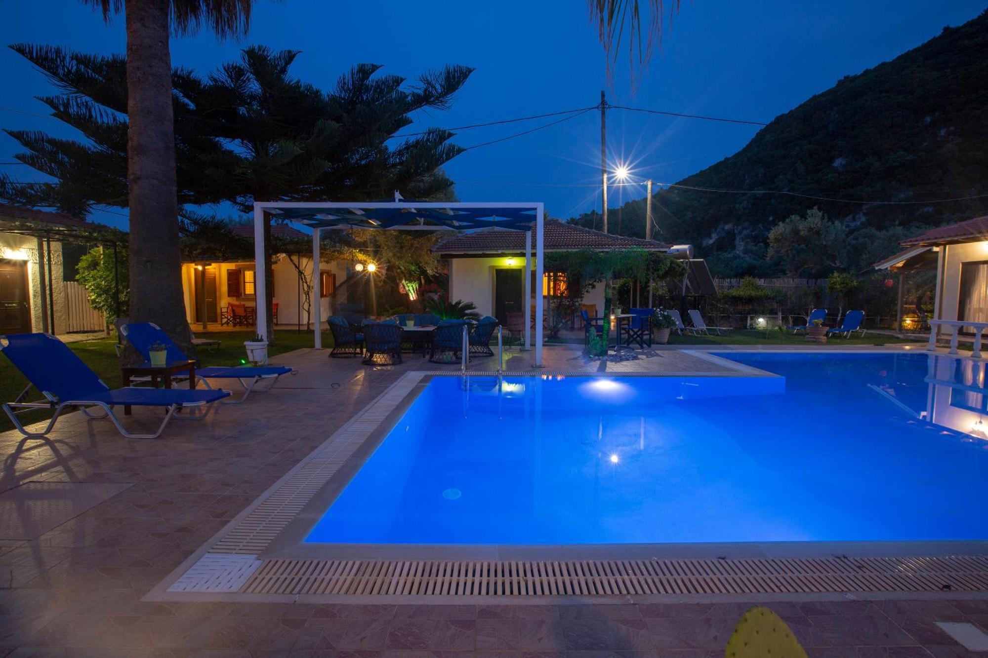 Villa Dimitris Apartments & Bungalows Frinion ภายนอก รูปภาพ