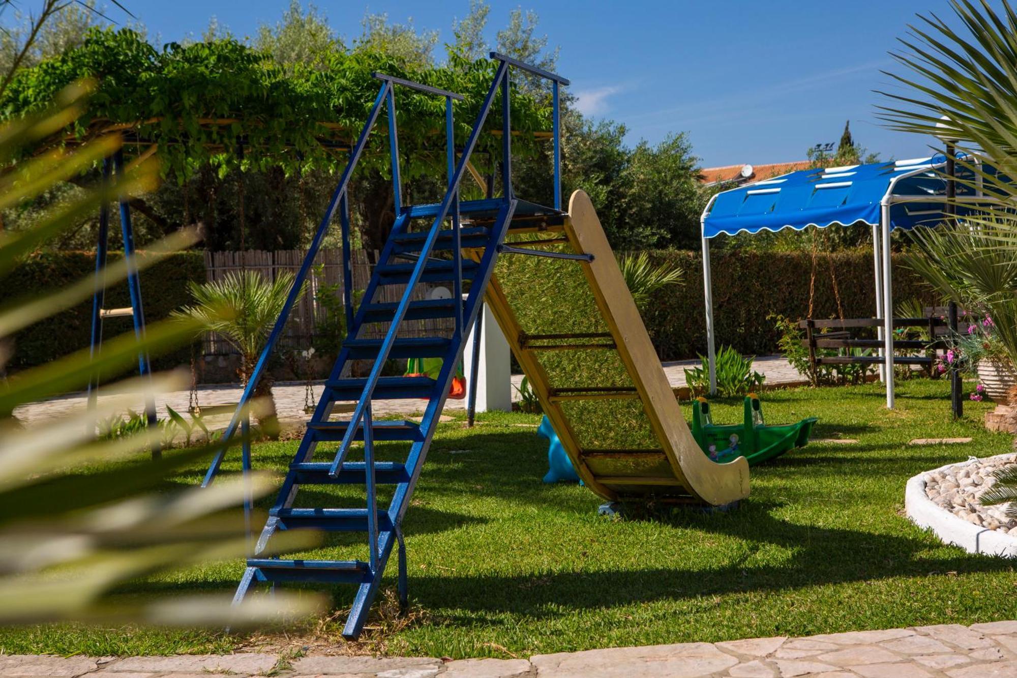 Villa Dimitris Apartments & Bungalows Frinion ภายนอก รูปภาพ