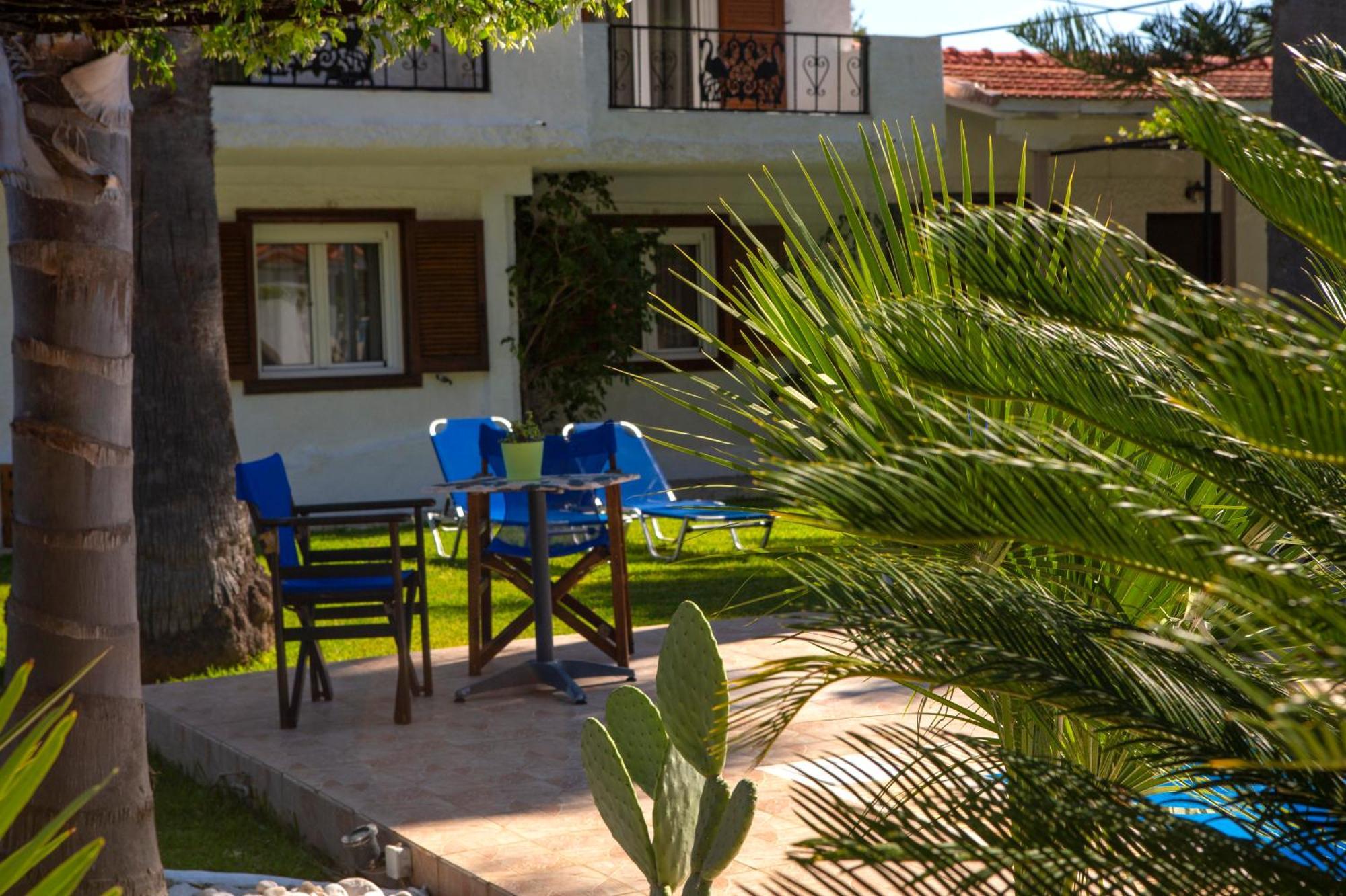 Villa Dimitris Apartments & Bungalows Frinion ภายนอก รูปภาพ
