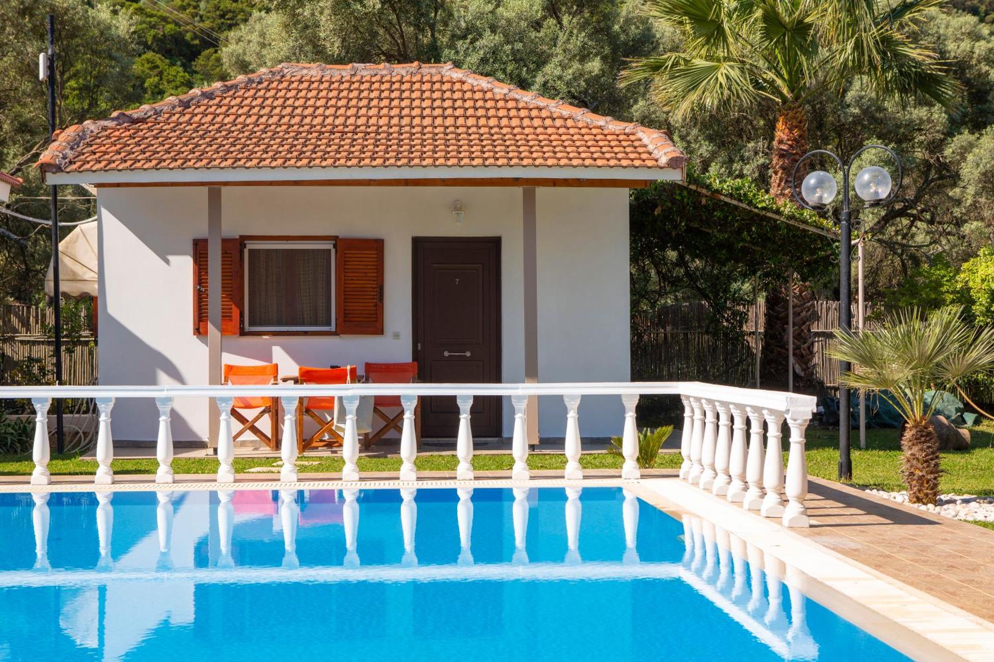 Villa Dimitris Apartments & Bungalows Frinion ภายนอก รูปภาพ