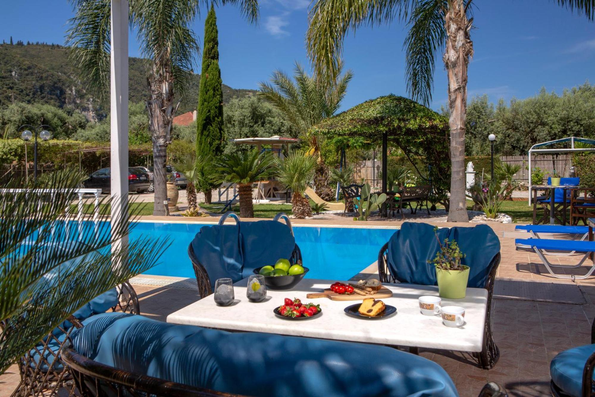 Villa Dimitris Apartments & Bungalows Frinion ภายนอก รูปภาพ