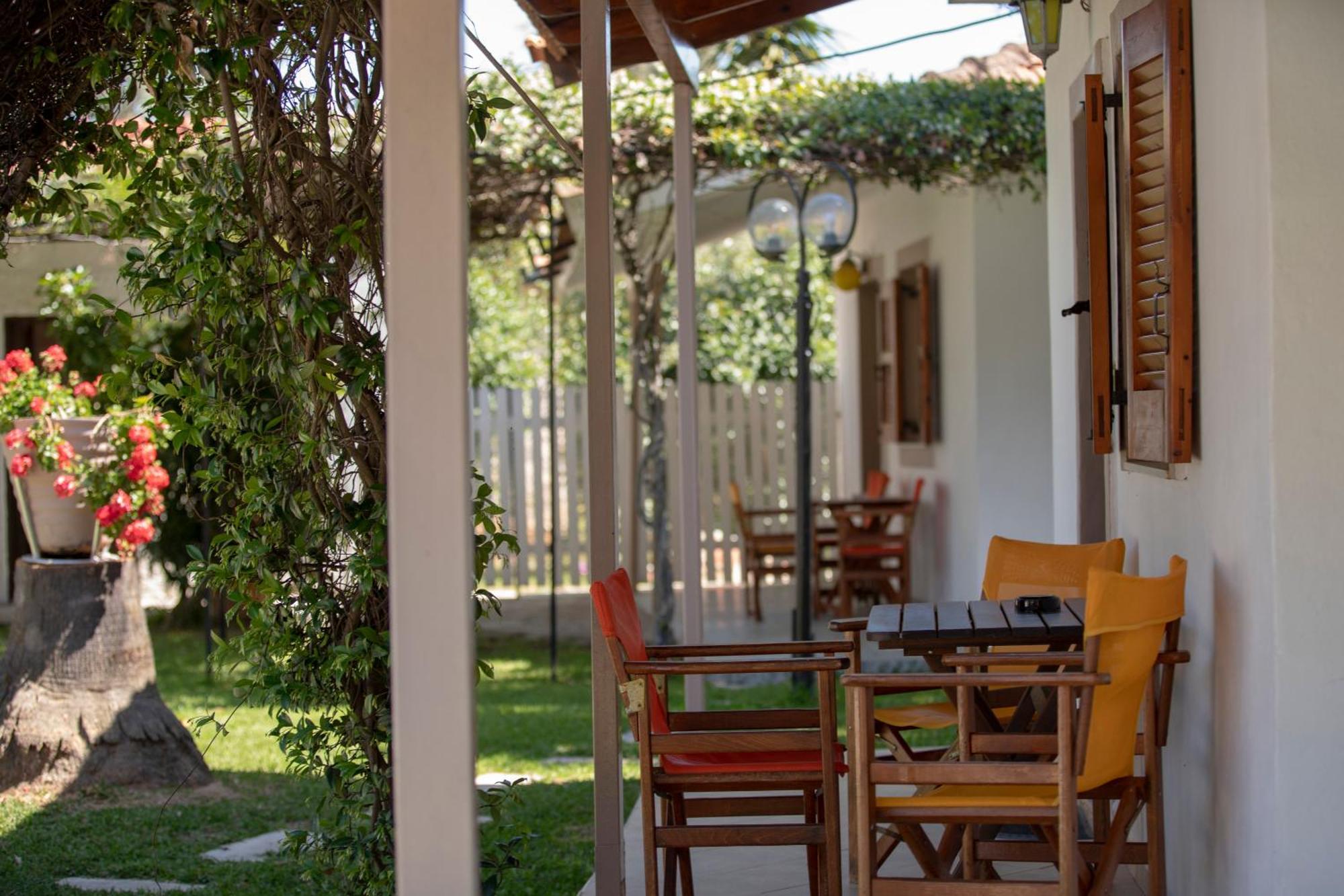 Villa Dimitris Apartments & Bungalows Frinion ภายนอก รูปภาพ