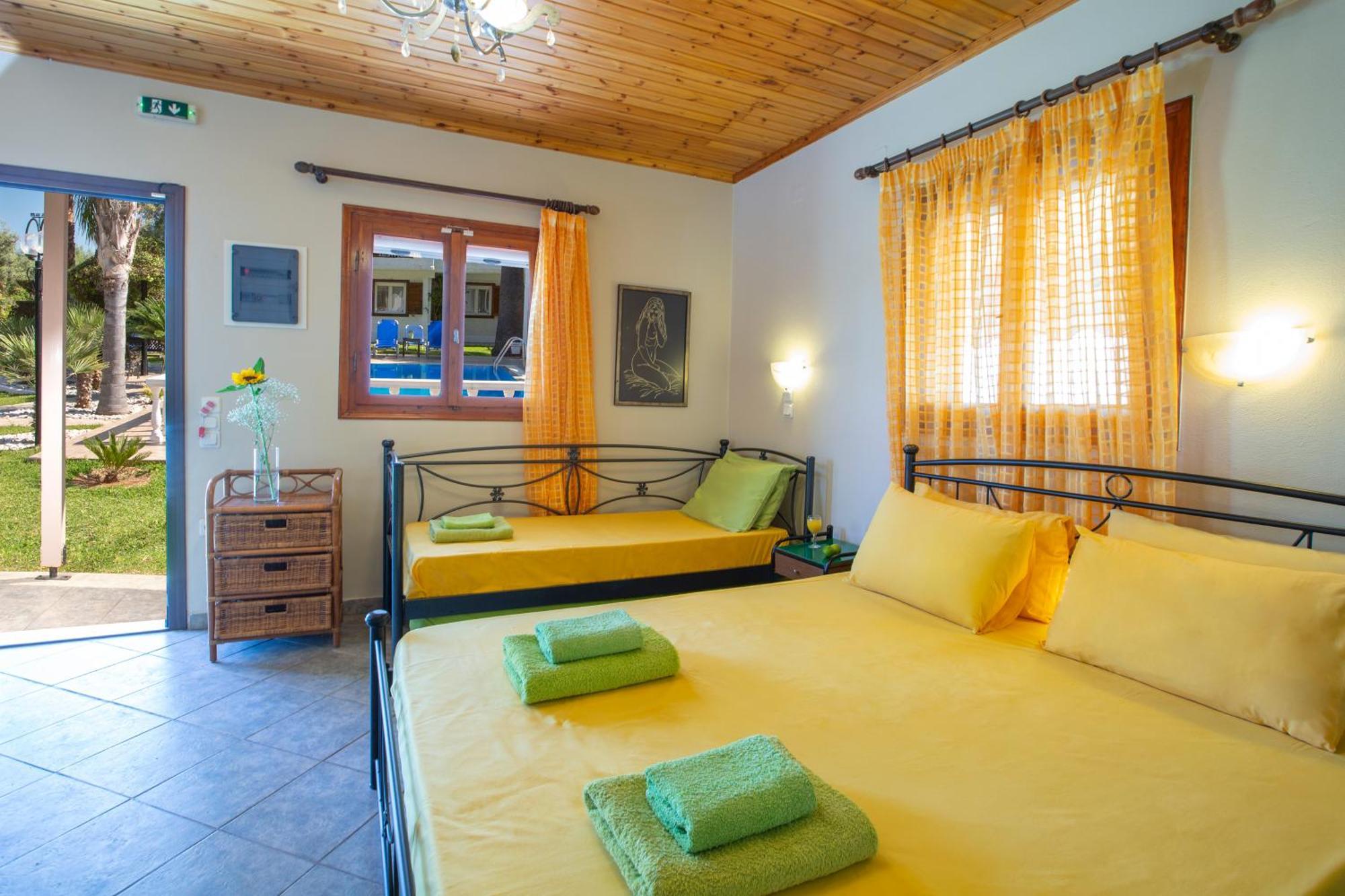 Villa Dimitris Apartments & Bungalows Frinion ภายนอก รูปภาพ