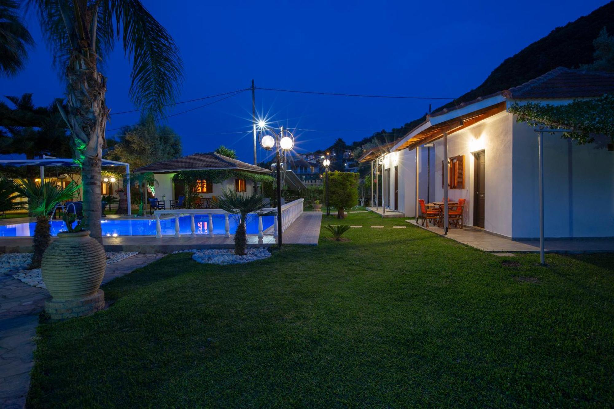 Villa Dimitris Apartments & Bungalows Frinion ภายนอก รูปภาพ
